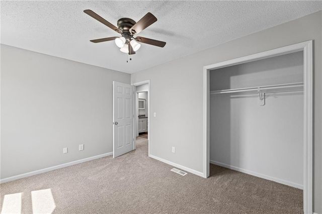 22003 W 47th Terrace, Shawnee, KS 66226