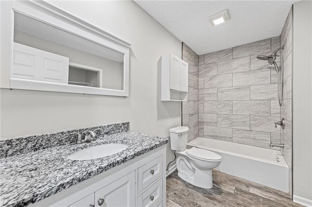 22003 W 47th Terrace, Shawnee, KS 66226