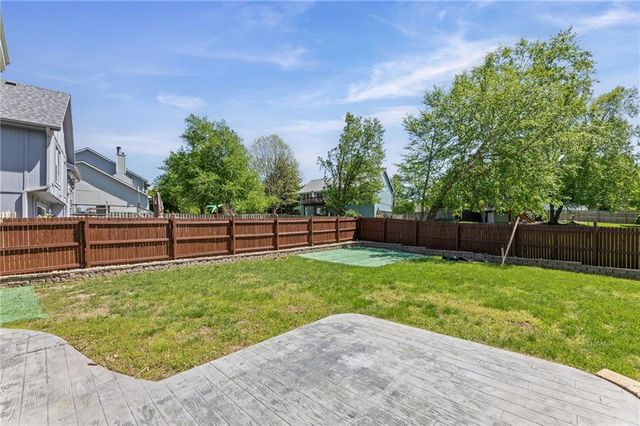 22003 W 47th Terrace, Shawnee, KS 66226