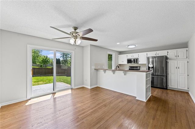 22003 W 47th Terrace, Shawnee, KS 66226