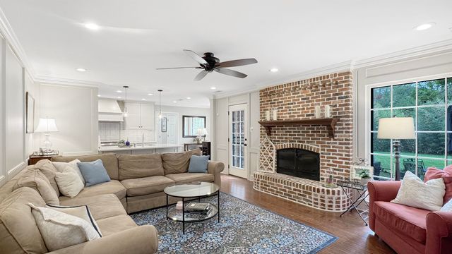 2960 CANE CREEK DR, Germantown, TN 38138