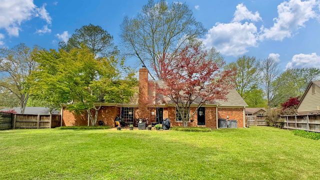 2960 CANE CREEK DR, Germantown, TN 38138