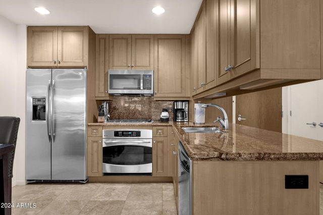 7131 E RANCHO VISTA Drive 2003, Scottsdale, AZ 85251