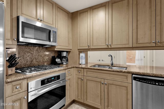 7131 E RANCHO VISTA Drive 2003, Scottsdale, AZ 85251