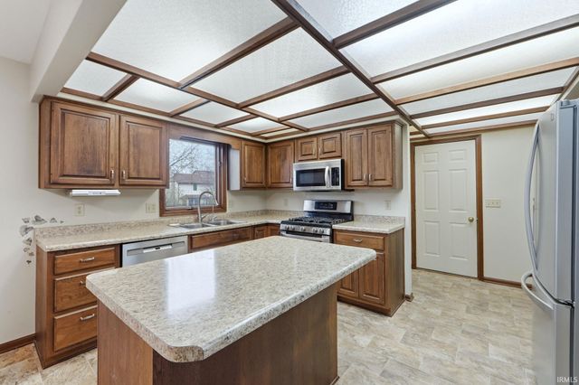 12124 Wellingham Court, Fort Wayne, IN 46845