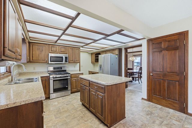 12124 Wellingham Court, Fort Wayne, IN 46845