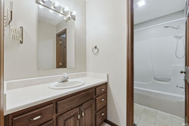 12124 Wellingham Court, Fort Wayne, IN 46845