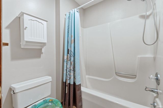 12124 Wellingham Court, Fort Wayne, IN 46845