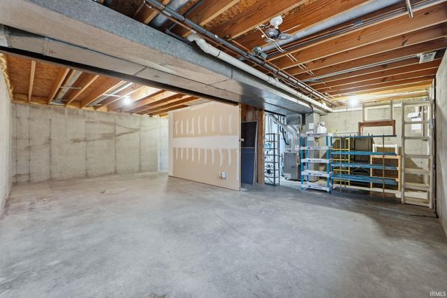 12124 Wellingham Court, Fort Wayne, IN 46845