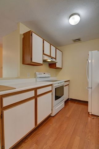 15 Bower Rd A11, Quincy, MA 02169