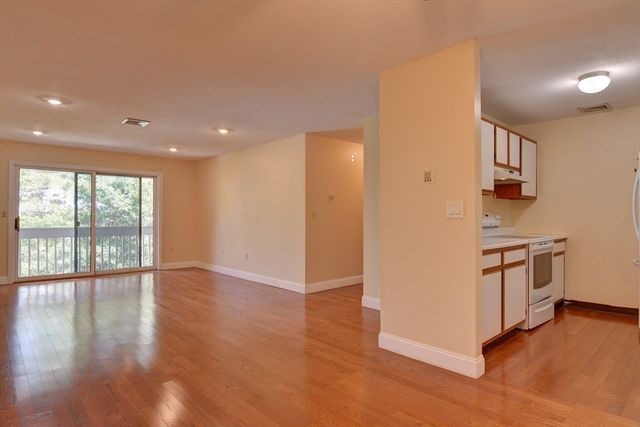 15 Bower Rd A11, Quincy, MA 02169