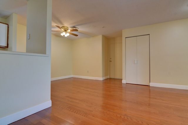 15 Bower Rd A11, Quincy, MA 02169