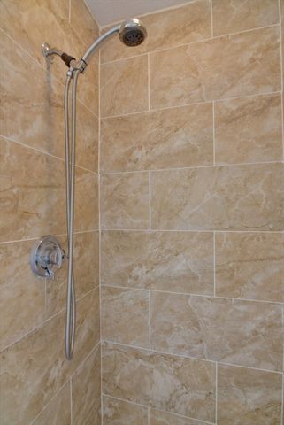 15 Bower Rd A11, Quincy, MA 02169