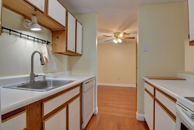 15 Bower Rd A11, Quincy, MA 02169