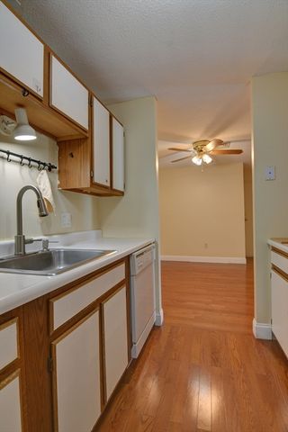 15 Bower Rd A11, Quincy, MA 02169