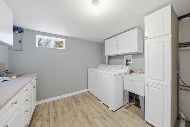 14325 Tripp Avenue, Midlothian, IL 60445
