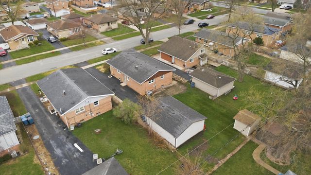 14325 Tripp Avenue, Midlothian, IL 60445