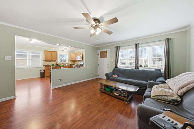 14325 Tripp Avenue, Midlothian, IL 60445