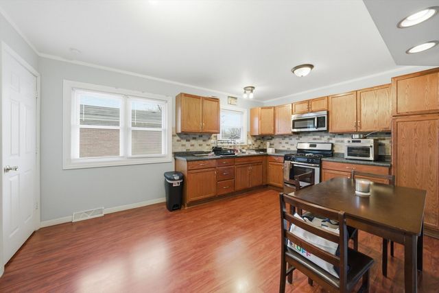 14325 Tripp Avenue, Midlothian, IL 60445