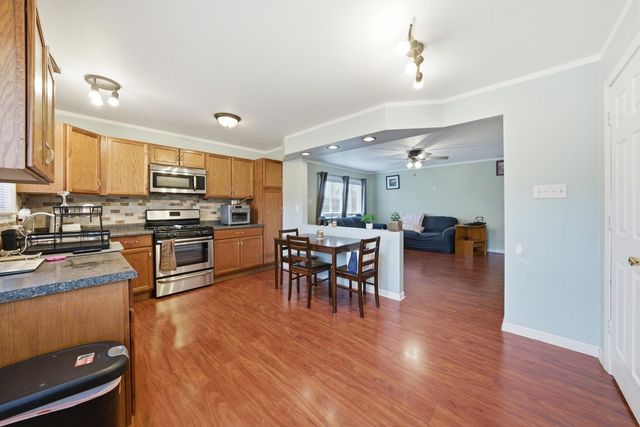 14325 Tripp Avenue, Midlothian, IL 60445