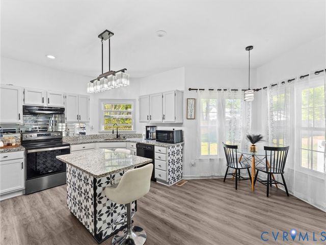 9512 Craigs Mill Dr, Glen Allen, VA 23060