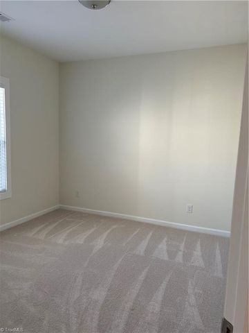 2607 Pennoak Way J, Greensboro, NC 27407