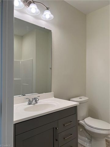 2607 Pennoak Way J, Greensboro, NC 27407