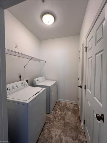 2607 Pennoak Way J, Greensboro, NC 27407