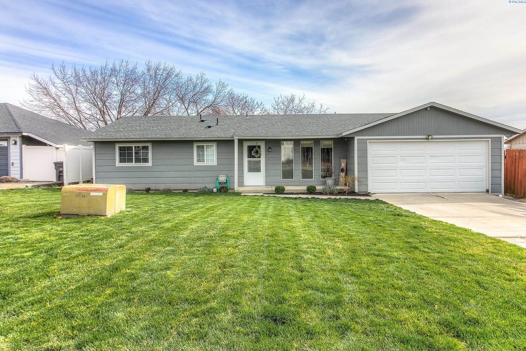 213 S 76th Avenue, Yakima, WA 98908