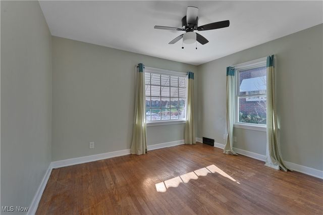 30 Upland Avenue, Youngstown, OH 44505