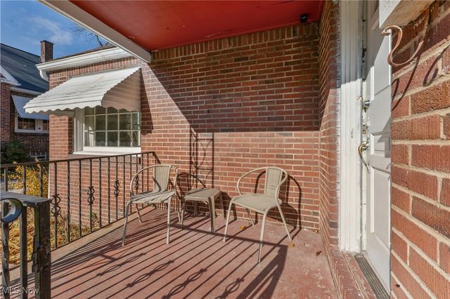 30 Upland Avenue, Youngstown, OH 44505