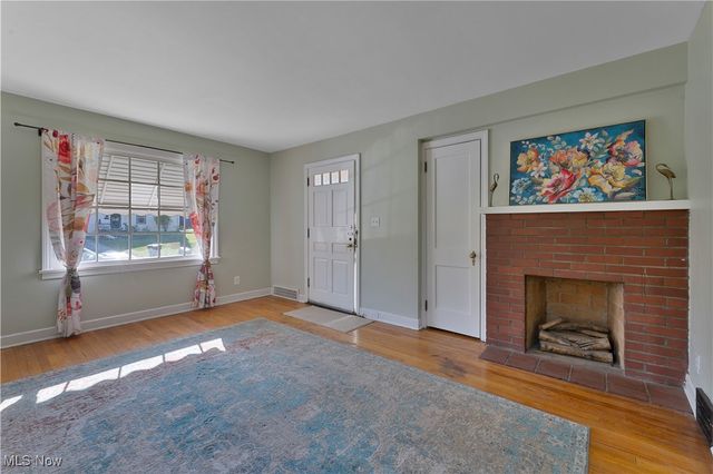 30 Upland Avenue, Youngstown, OH 44505