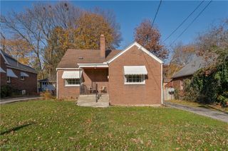 30 Upland Avenue, Youngstown, OH 44505