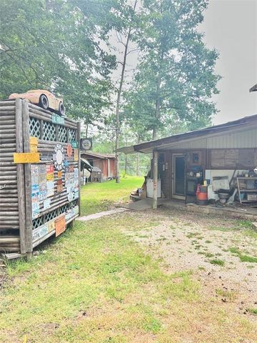 128 Wood Haven, Livingston, TX 77351