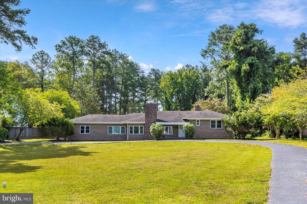 1105 RIVERSIDE DR, Salisbury, MD 21801