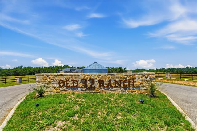 623 Whiskey TRL, Blanco, TX 78606