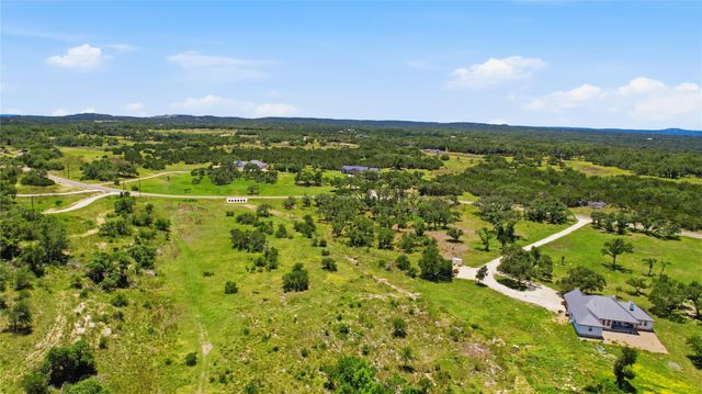 623 Whiskey TRL, Blanco, TX 78606