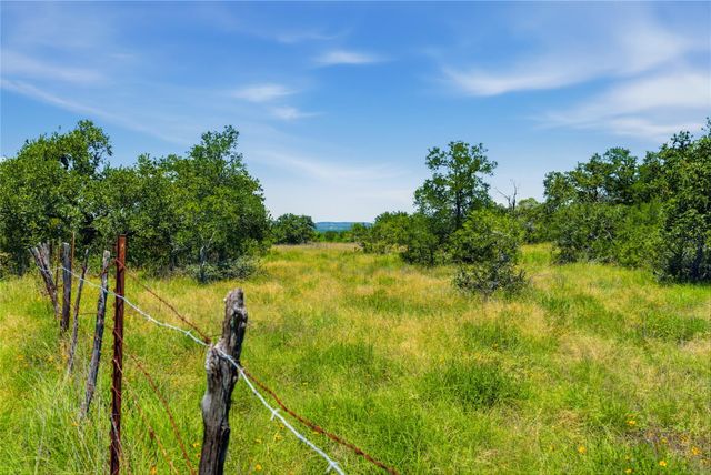 623 Whiskey TRL, Blanco, TX 78606