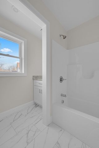 7 L Stevens Rd B, Charlton, MA 01507