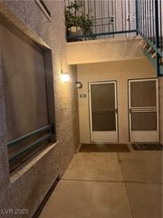 5261 Lindell Road 105, Las Vegas, NV 89118
