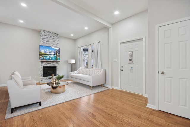 5718 W Superior Street, Chicago, IL 60644