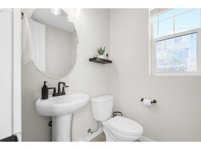 8069 Se ORION Ln, Hillsboro, OR 97123