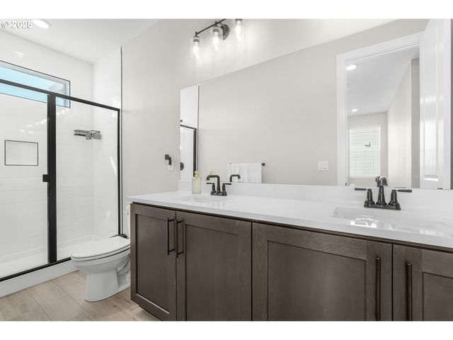 8069 Se ORION Ln, Hillsboro, OR 97123