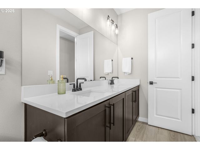 8069 Se ORION Ln, Hillsboro, OR 97123