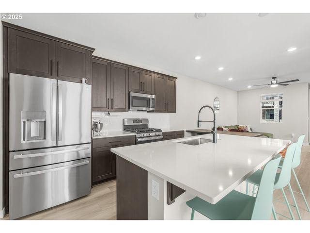 8069 Se ORION Ln, Hillsboro, OR 97123