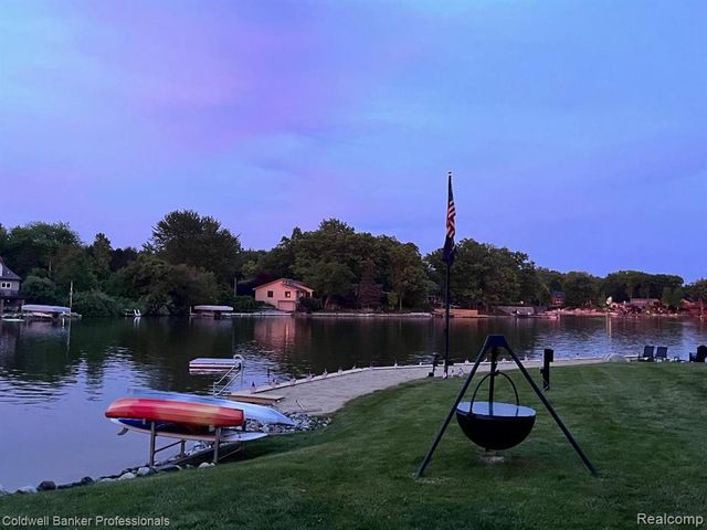 2879 Sunset Circle, Metamora, MI 48455