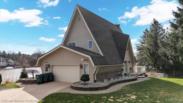 2879 Sunset Circle, Metamora, MI 48455