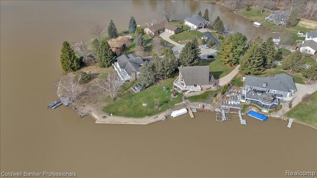 2879 Sunset Circle, Metamora, MI 48455