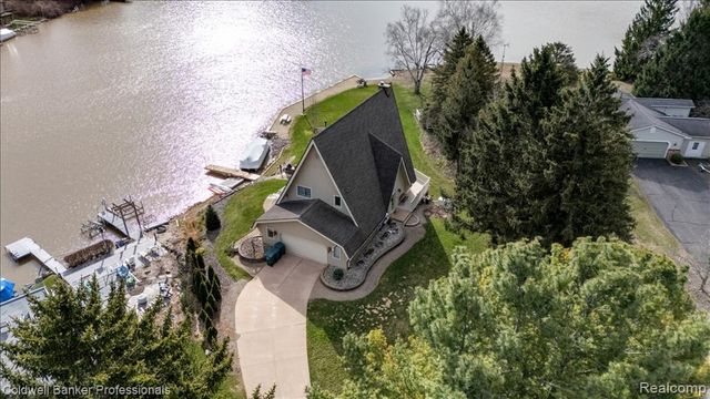 2879 Sunset Circle, Metamora, MI 48455