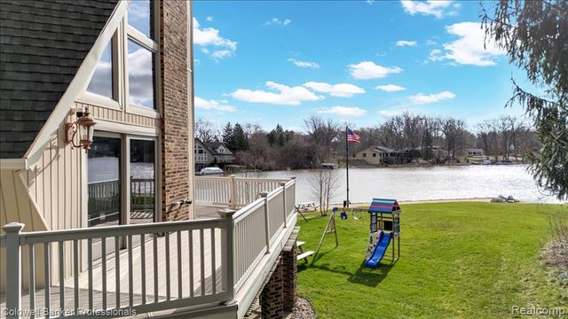 2879 Sunset Circle, Metamora, MI 48455